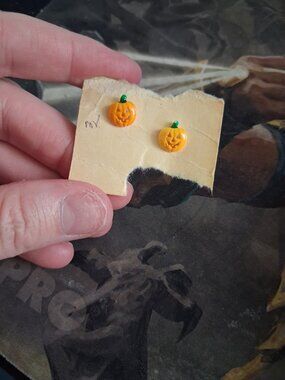 Mini Pumpkin stud earrings